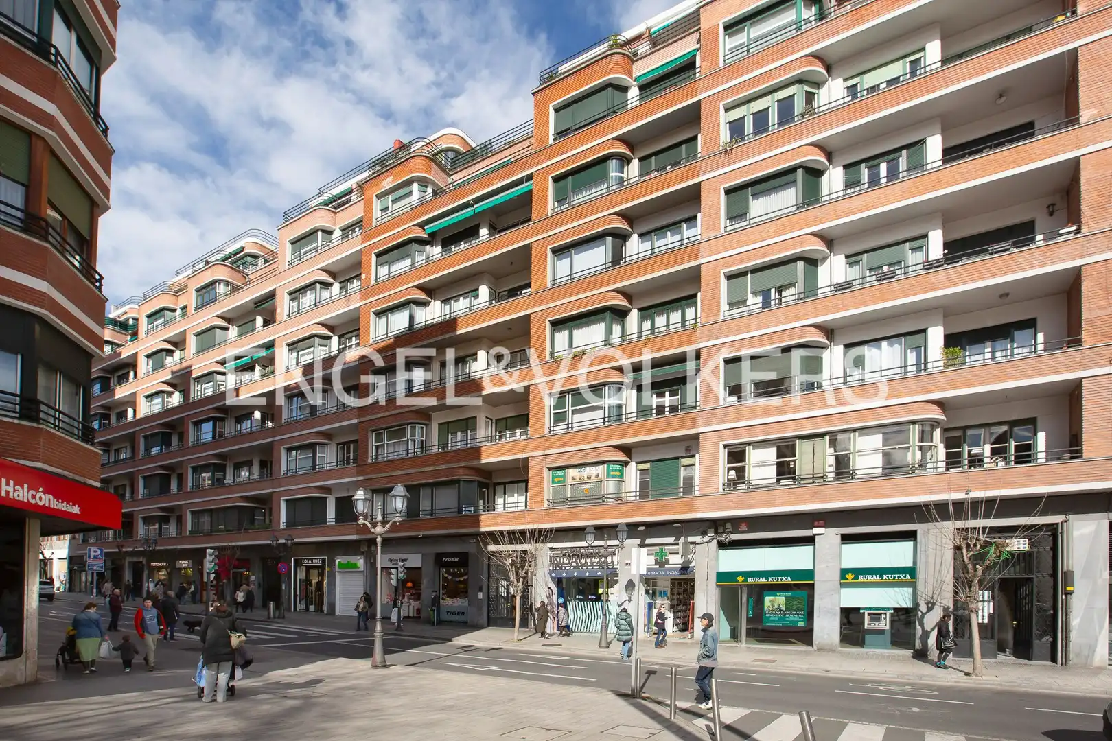 Vista exterior de Àtic en venda en Bilbao  amb Calefacció i Terrassa