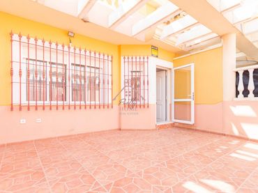 Triplex with garden for sale in Puerto de Mazarrón