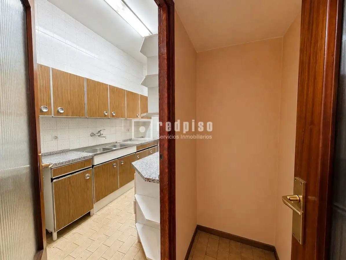 Cuina de Pis en venda en Madrid amb Calefacció, Parquet i Terrassa