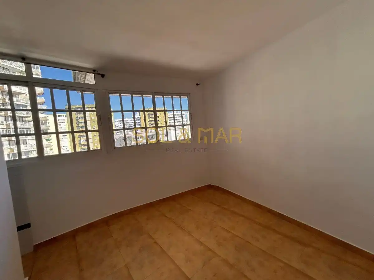 Schlafzimmer von Wohnung zum Verkauf in Torremolinos mit Klimaanlage, Heizung und Terrasse