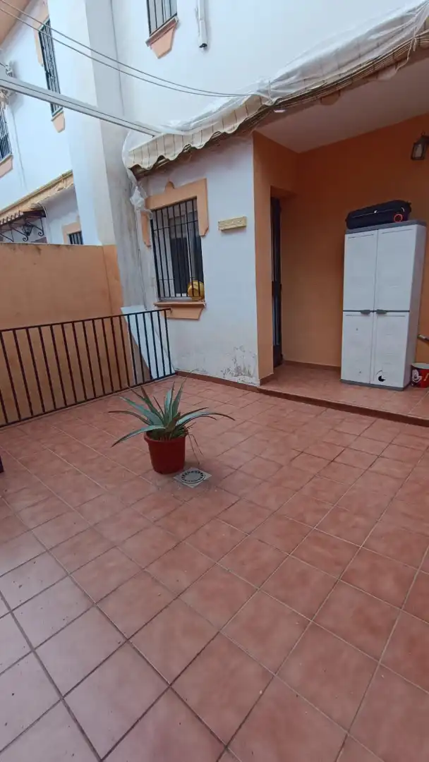 Terraza de Casa adosada de alquiler en La Zubia con Amueblado, Horno y Lavadora