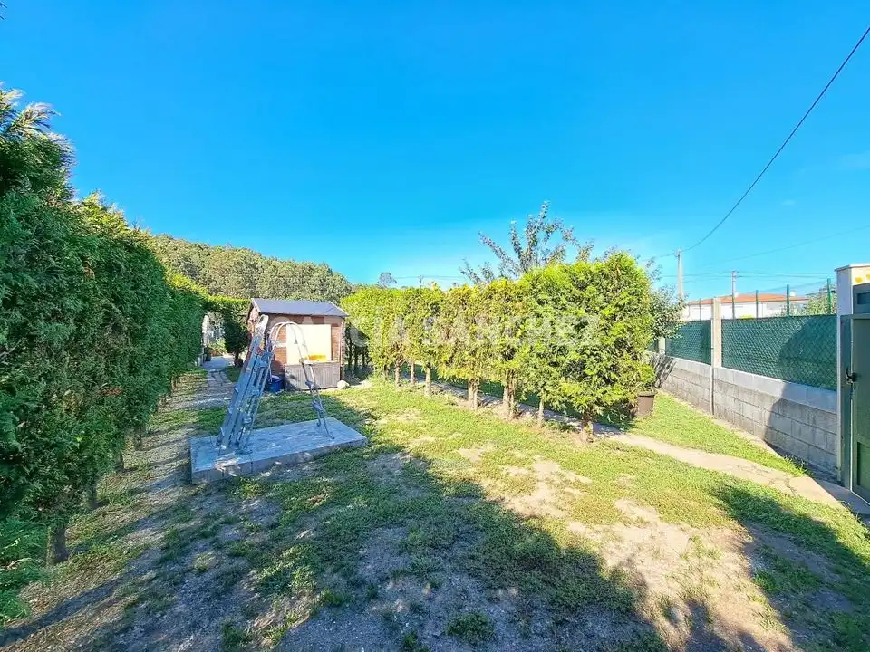 Land for sale in Boiro