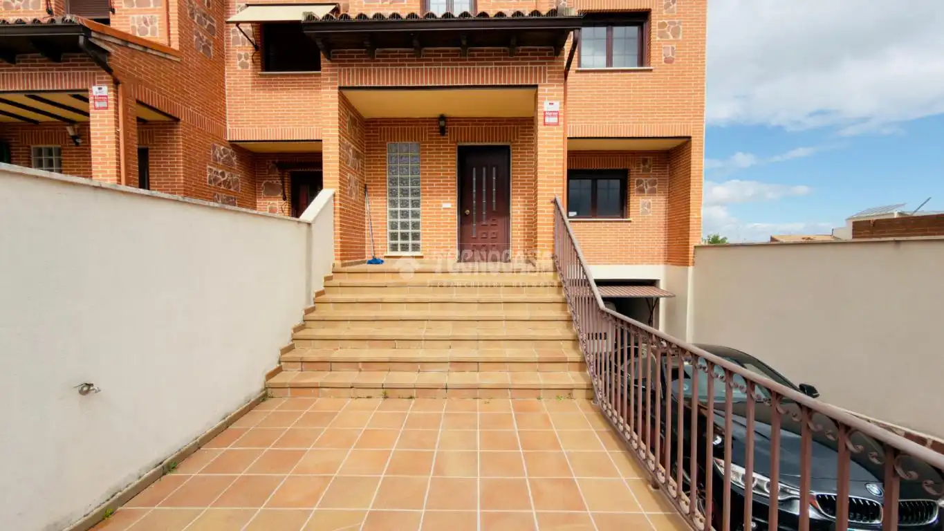 Exterior view of Detached homes for sale in Alameda de la Sagra