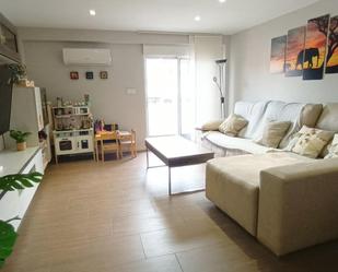 Living room of Flat for sale in Villena  with Air Conditioner, Heating and Storage room