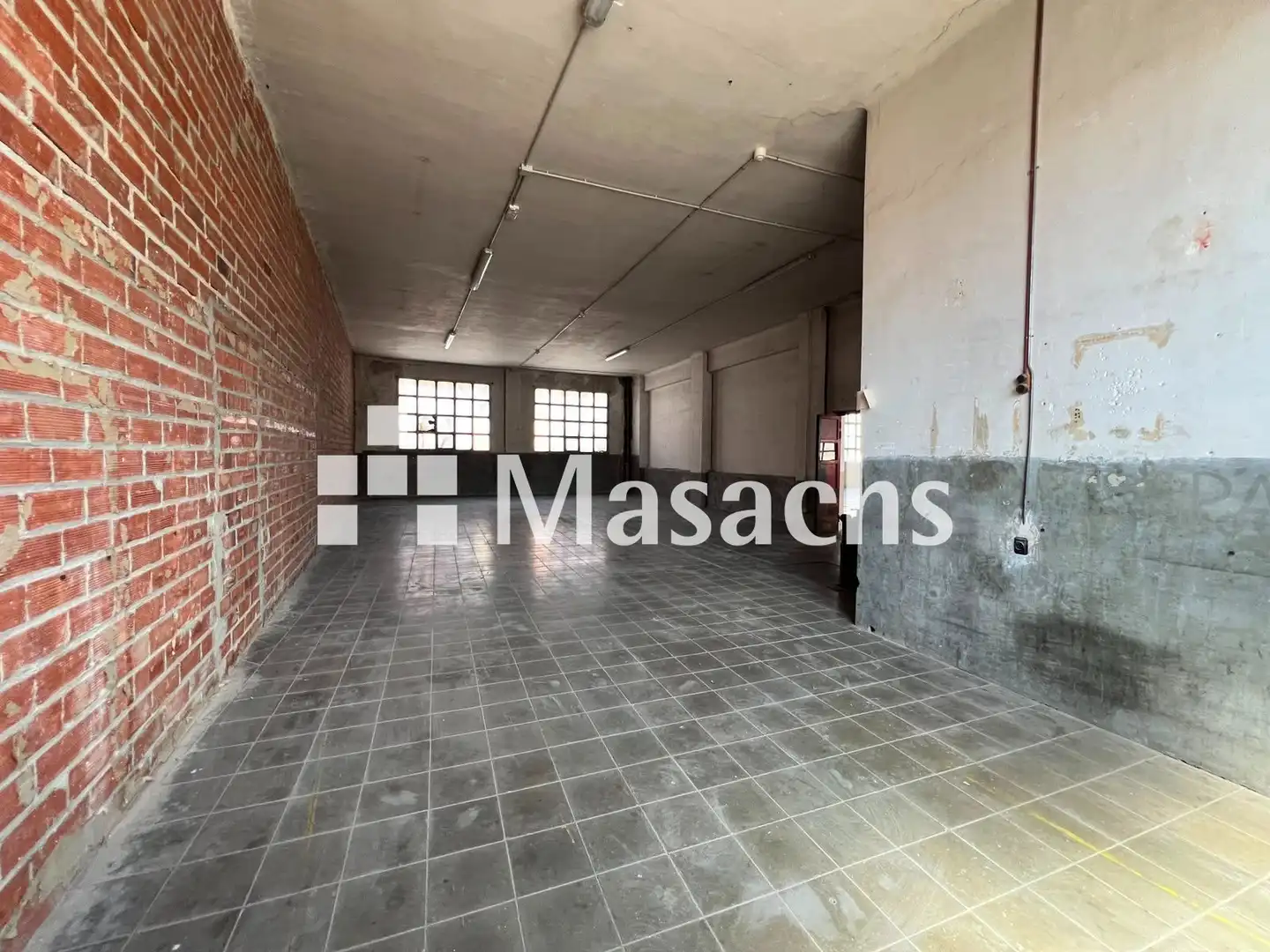 Fabrikhallen zur Miete in Terrassa