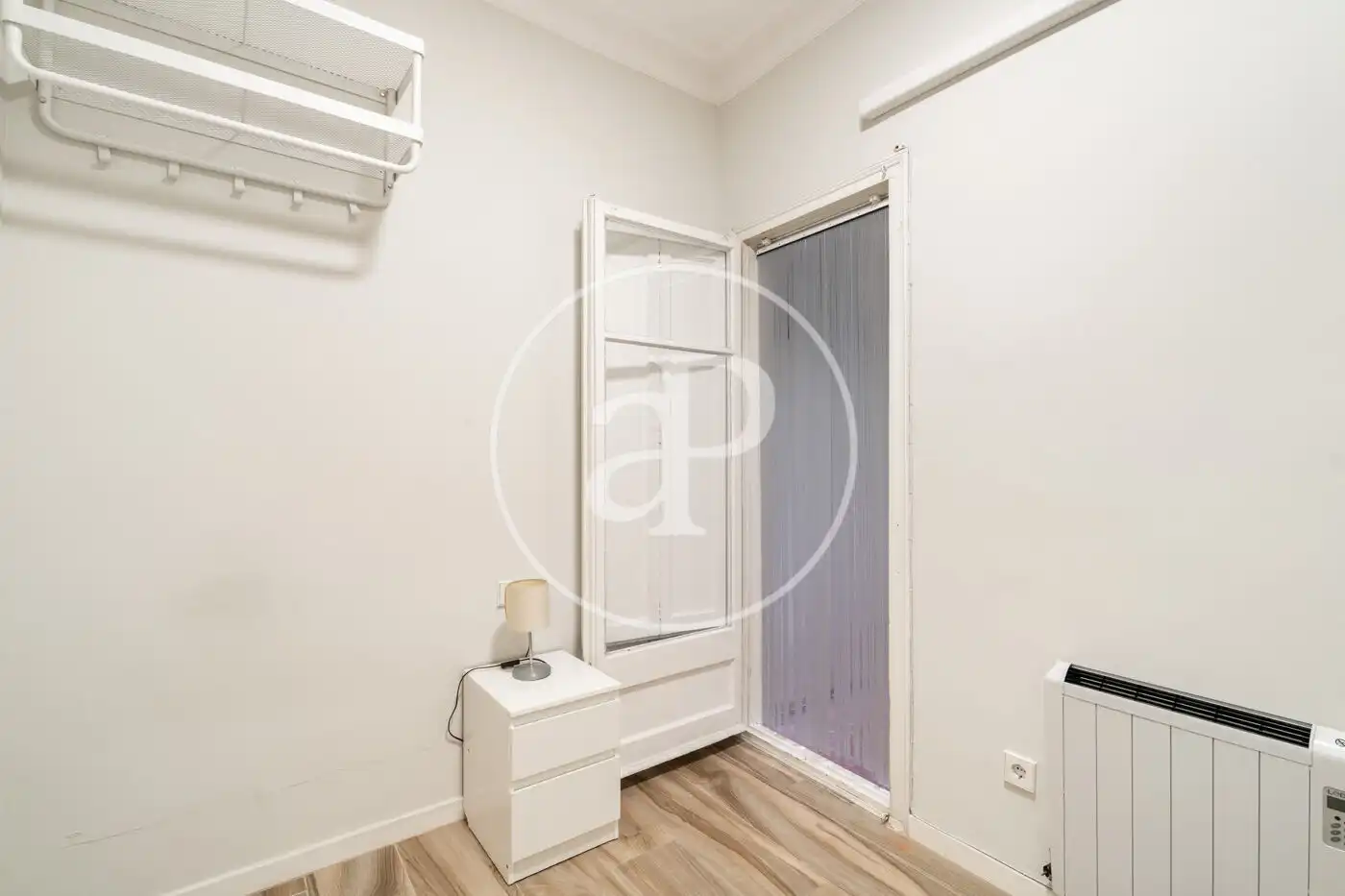 Wohnung zum Verkauf in Barcelona mit Klimaanlage, Heizung und Möbliert