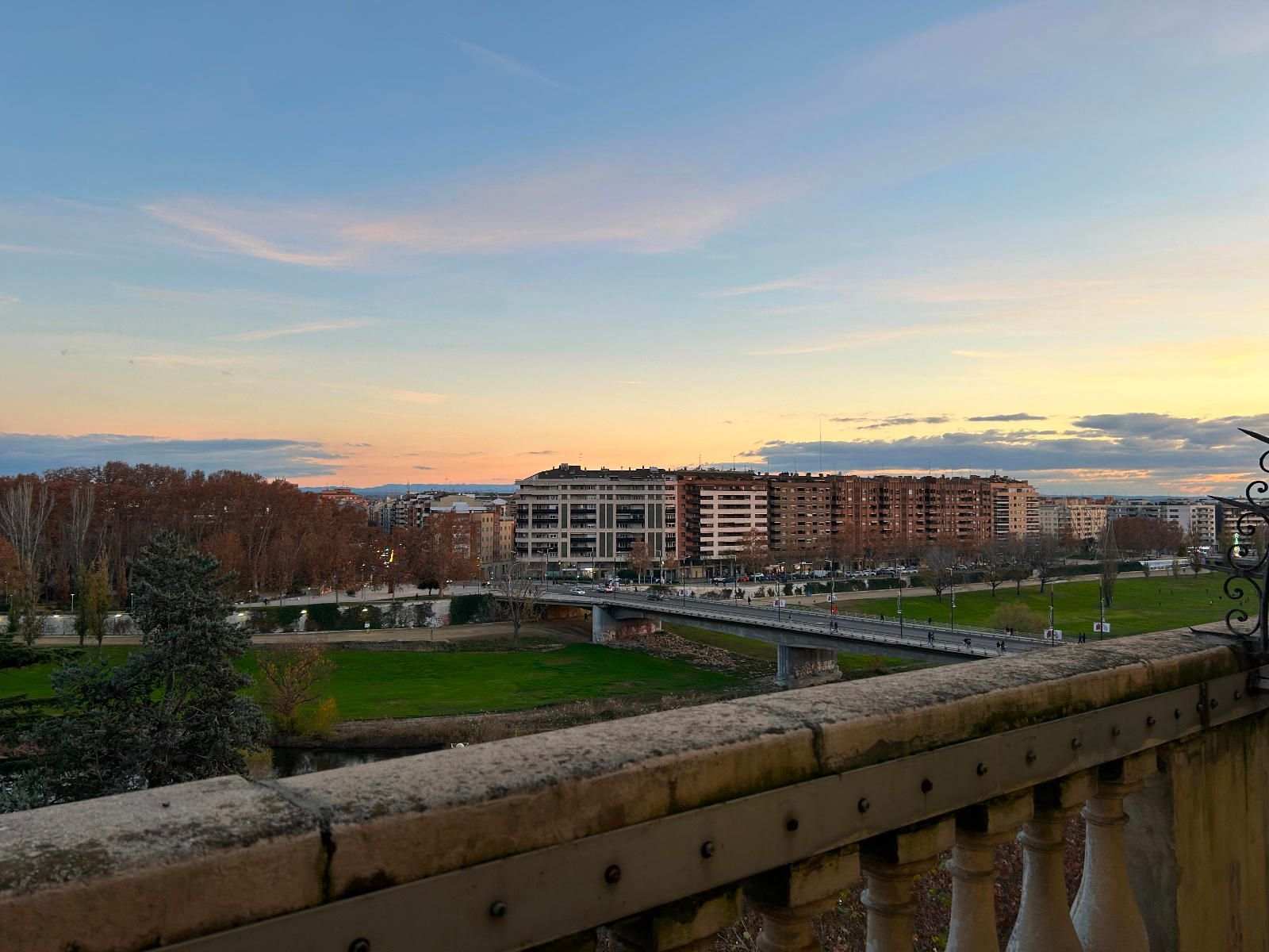 Exterior view of Office for sale in  Lleida Capital  with Air Conditioner, Terrace and Furnished