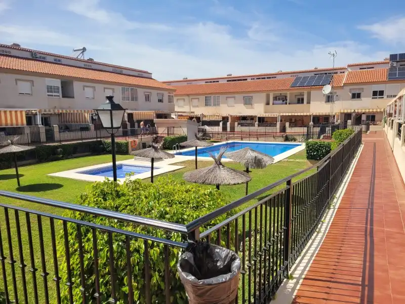 Casa adosada en venda a Calle Mar del Norte, 77, Jardines de Alhaurín - Huerta Alta - Fuensanguínea
