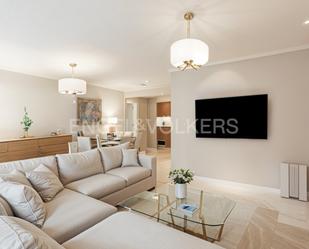 Sala d'estar de Apartament en venda en  Valencia Capital amb Aire condicionat, Calefacció i Moblat