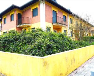 Vista exterior de Casa adosada en venda en Comillas (Cantabria) amb Calefacció, Jardí privat i Parquet