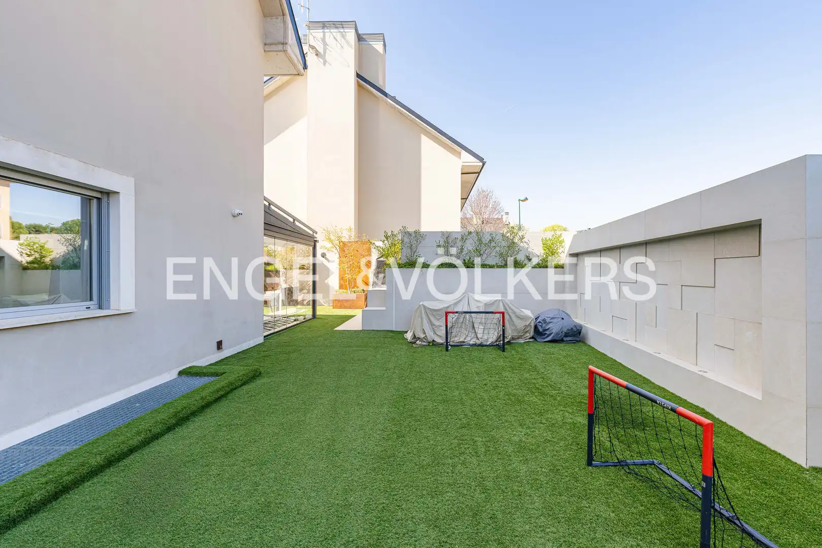 Terraza de Casa adosada en venta en Pozuelo de Alarcón con Aire acondicionado, Calefacción y Jardín privado