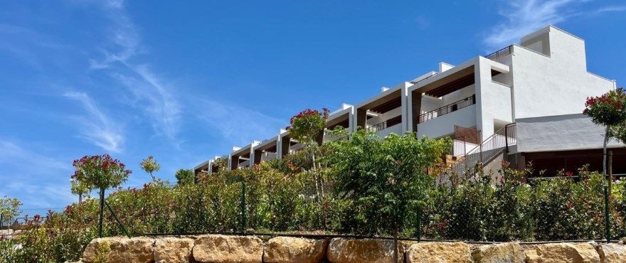 Vista exterior de Casa adosada en venda en Istán amb Aire condicionat, Calefacció i Terrassa