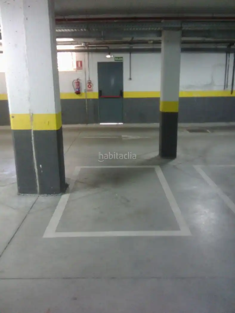 Motorradstellplatz zum Verkauf in Calle de Minerva 23, imagen 3