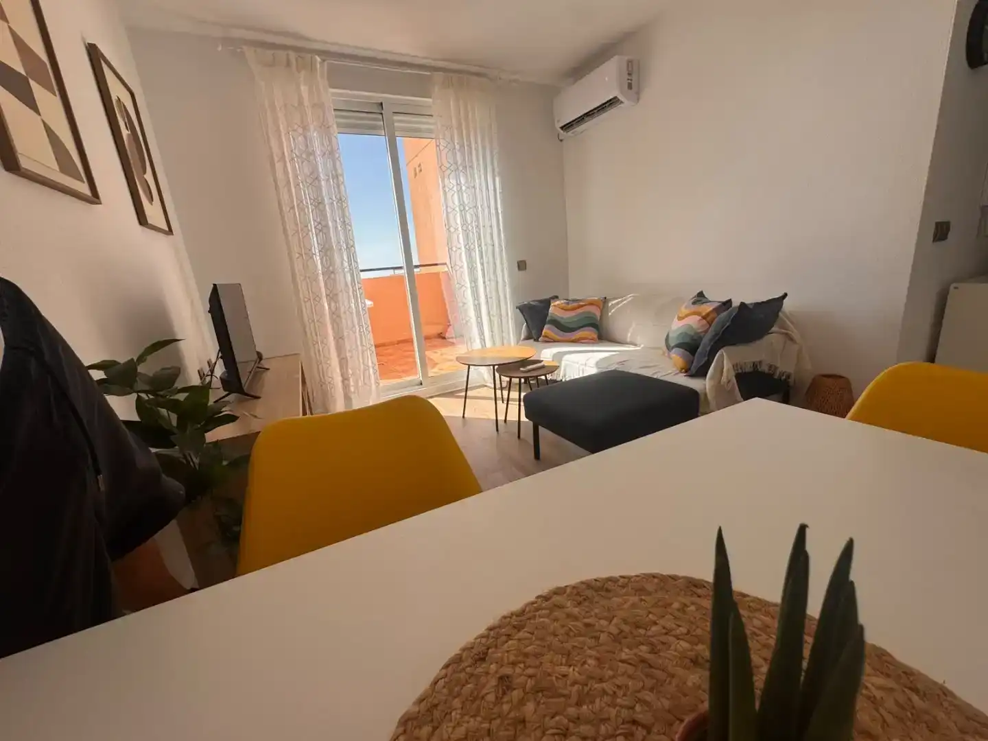 Wohnzimmer von Wohnung zur Miete in Vícar mit Klimaanlage