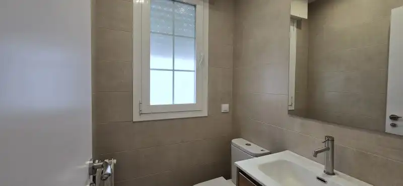Bathroom of Houses for sale in Villaviciosa de Odón  with Air Conditioner, Heating and Terrace