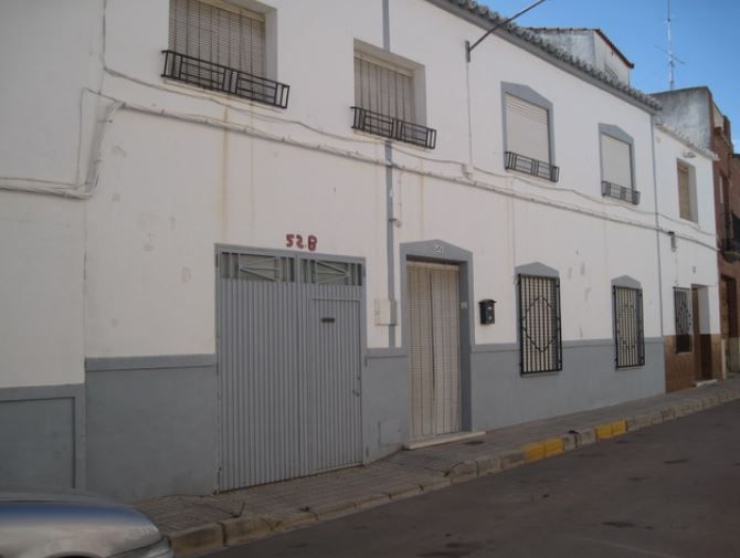 Vista exterior de Casa adosada en venda en Herencia