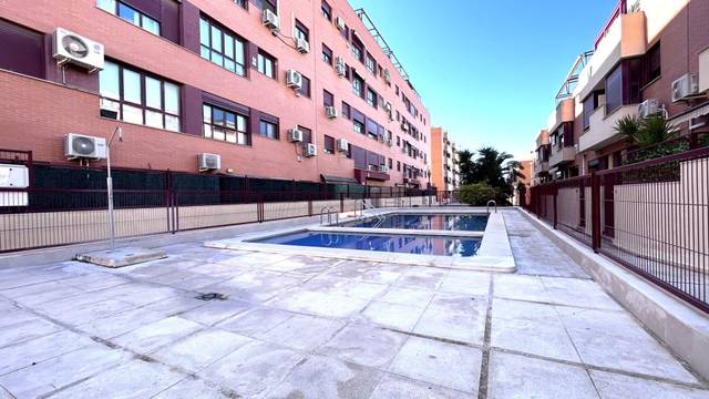 Planta baja en Alquiler en Avenida de Abril - 9 de Octubre