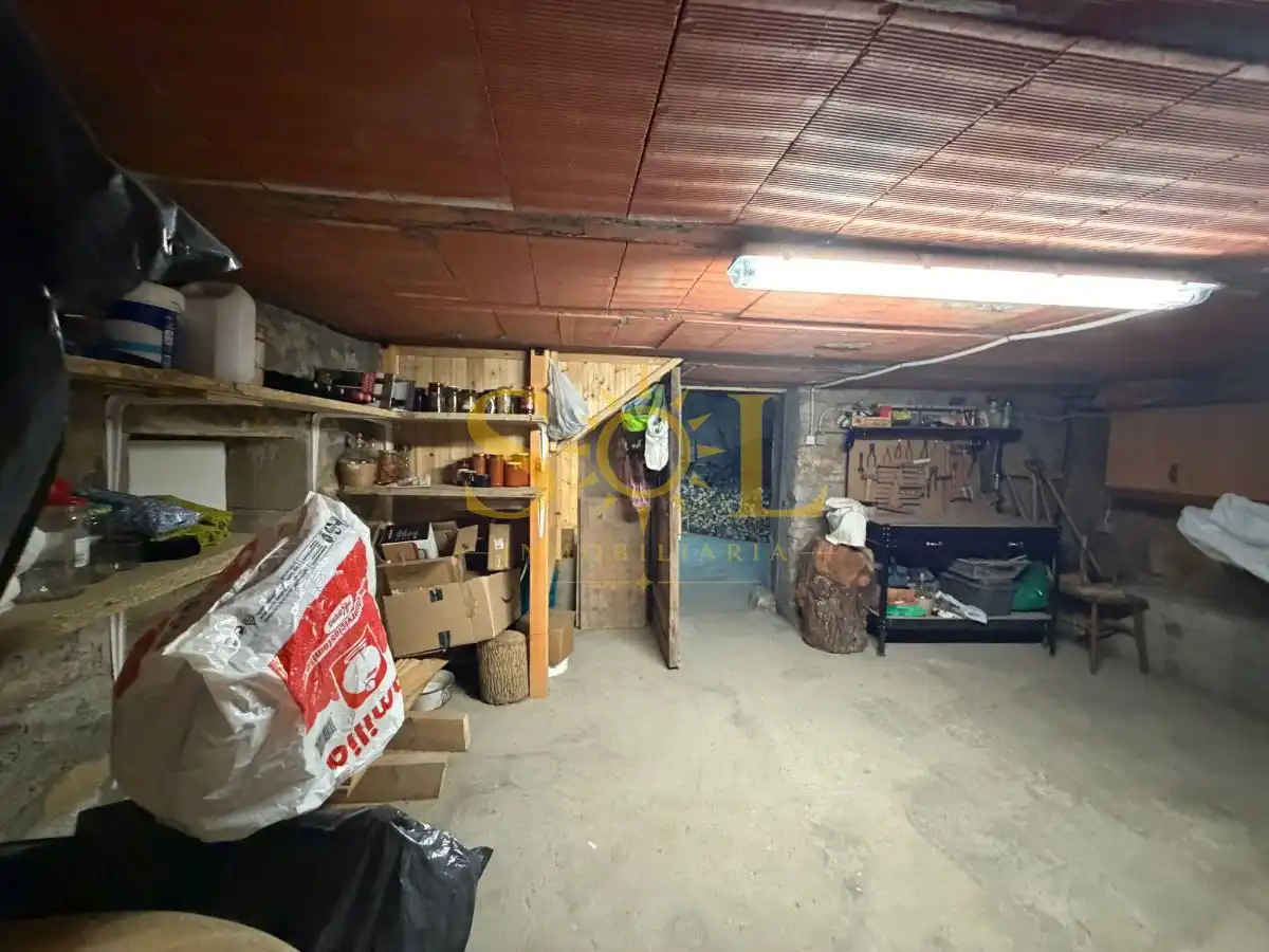 Casa o xalet en venda en Los Barrios de Luna  amb Calefacció i Moblat