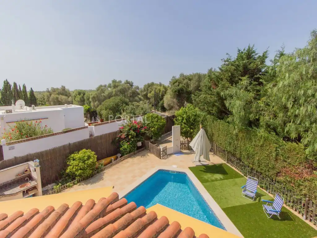 Vista exterior de Casa o xalet en venda en Alaior amb Aire condicionat, Jardí privat i Piscina