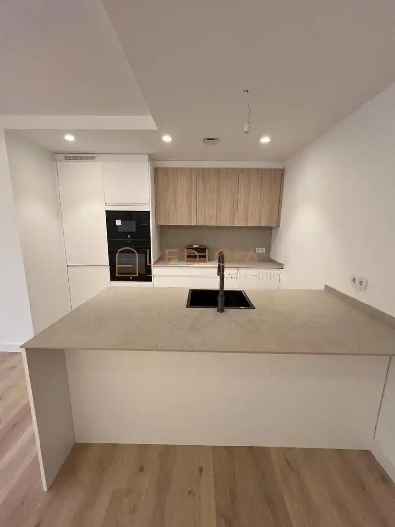 Flat with lift for sale in Sanjurjo Badía, imagen 8