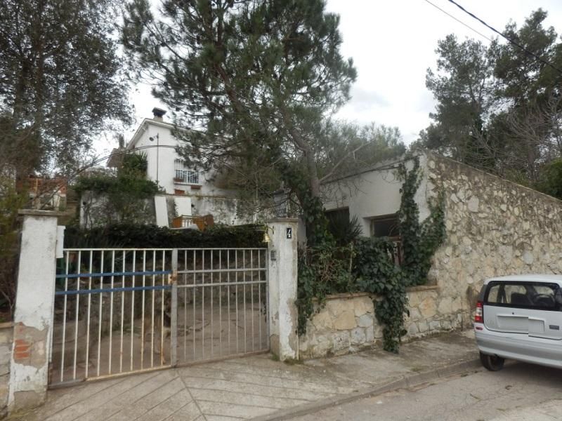Vista exterior de Casa o xalet en venda en Mediona amb Jardí privat i Piscina