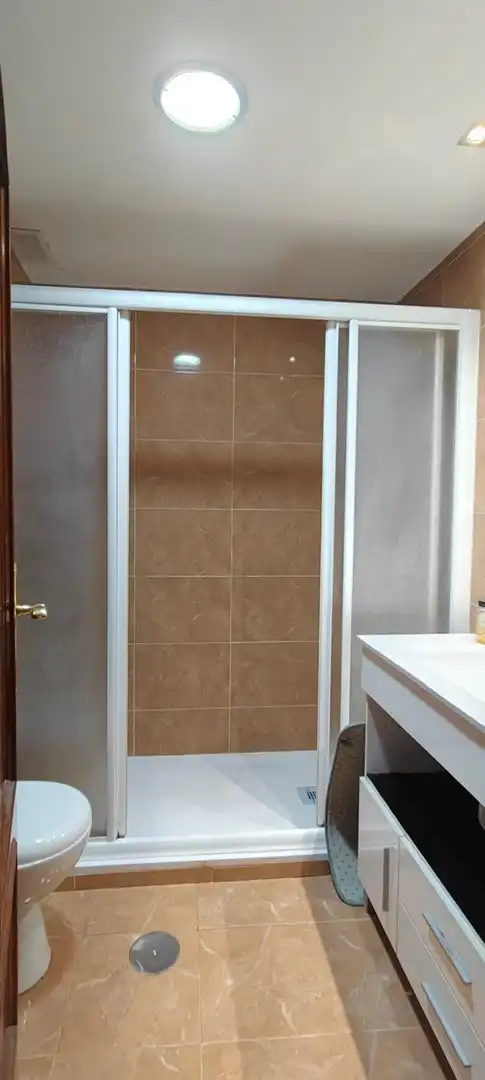 Badezimmer von Wohnung zur Miete in Granada