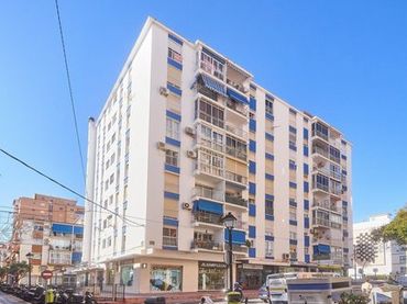 Apartament amb balcó en venda a C. San Pancracio, 5, 29640 Fuengirola, Málaga, Spain 3