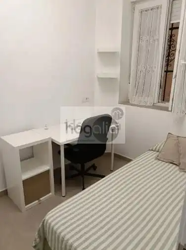 Habitación de Planta baja de alquiler en Sevilla con Aire acondicionado y Amueblado