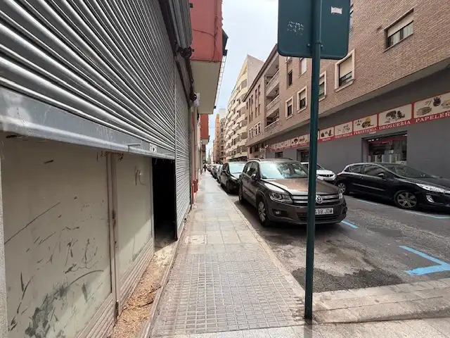 Business premises for sale in Carrer del Treball 10, imagen 2