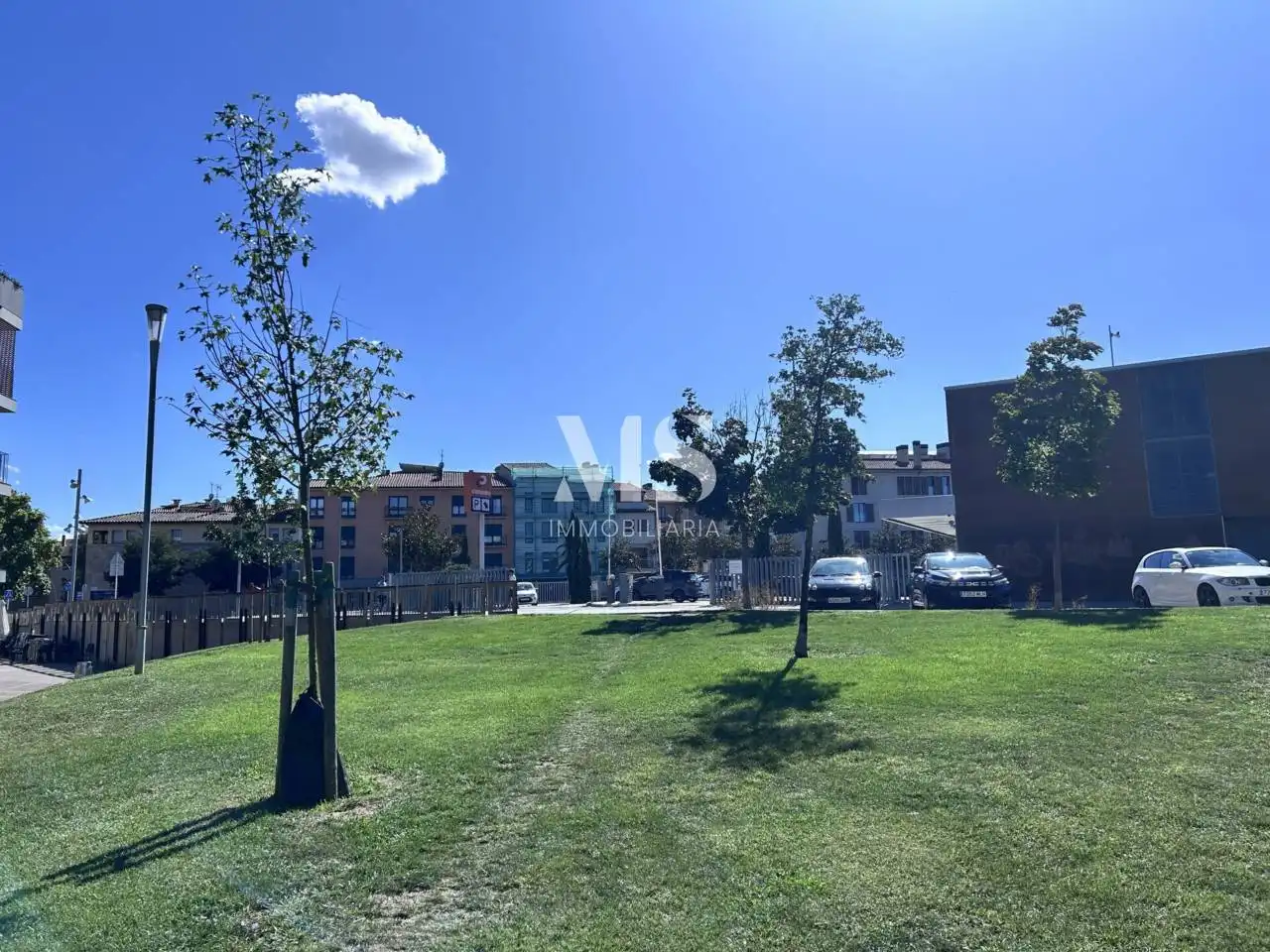 Aparcament de Casa adosada en venda en Vic amb Calefacció i Terrassa