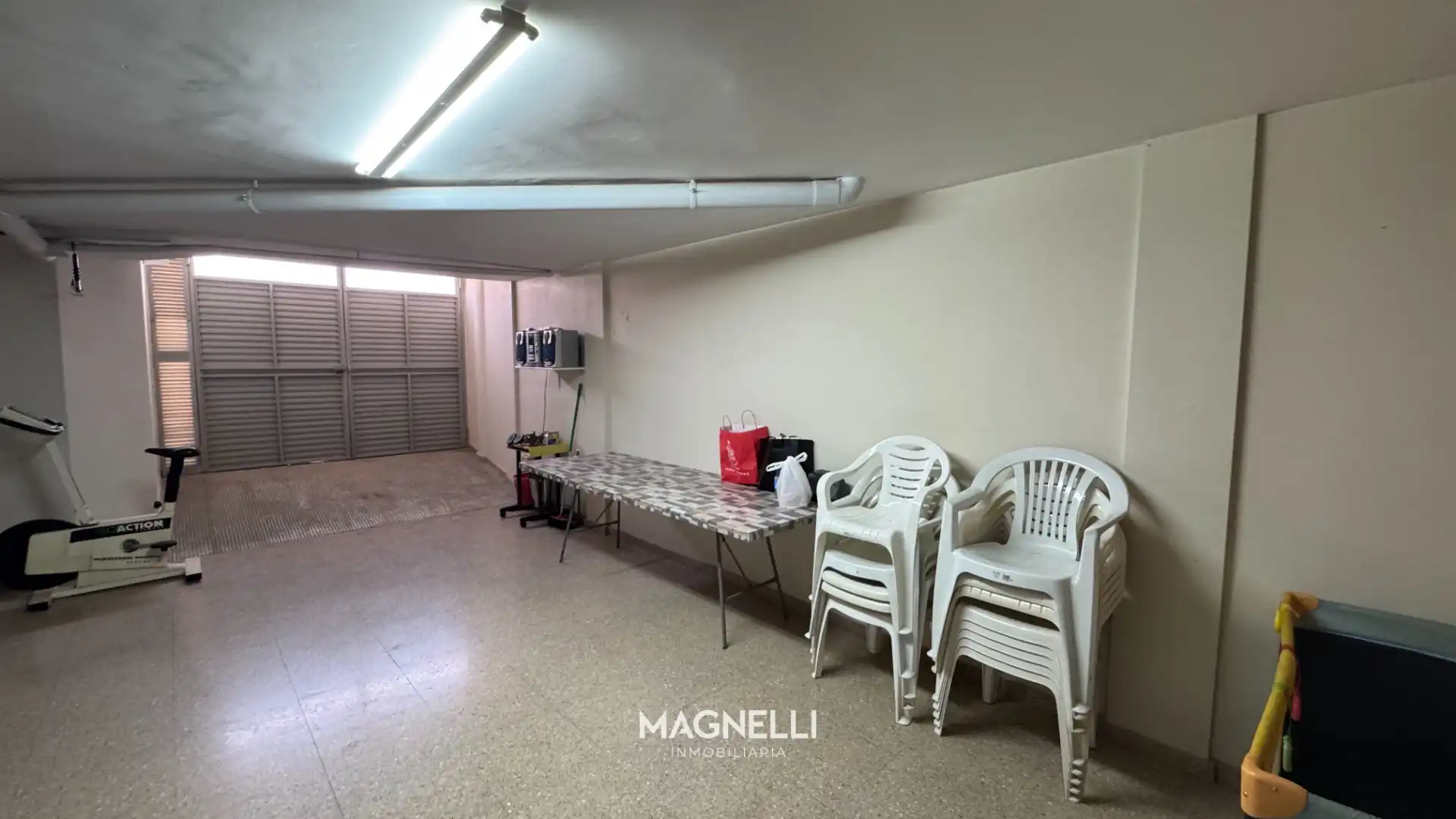 Casa adosada en venta en Elda con Jardín privado, Amueblado y Balcón