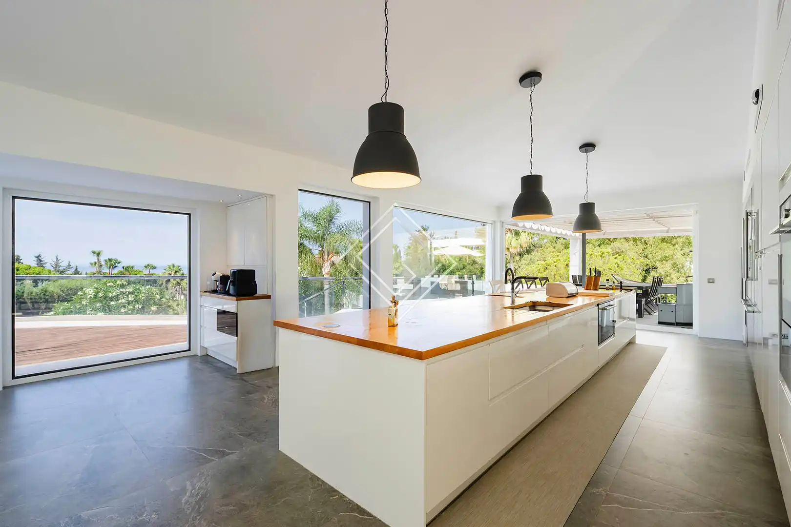 Cocina de Casa o chalet de alquiler en Marbella con Aire acondicionado, Calefacción y Jardín privado