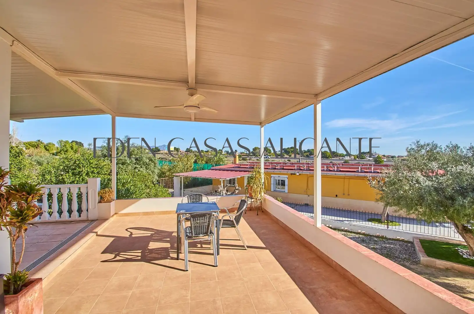 Terrassa de Casa o xalet en venda en Alicante / Alacant amb Aire condicionat, Jardí privat i Terrassa