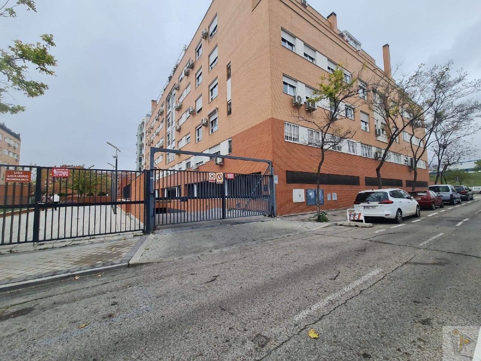 Exterior view of Garage for sale in  Madrid Capital