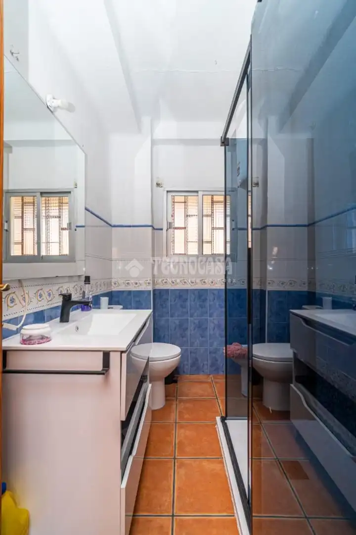 Bathroom of Flat for sale in Linares