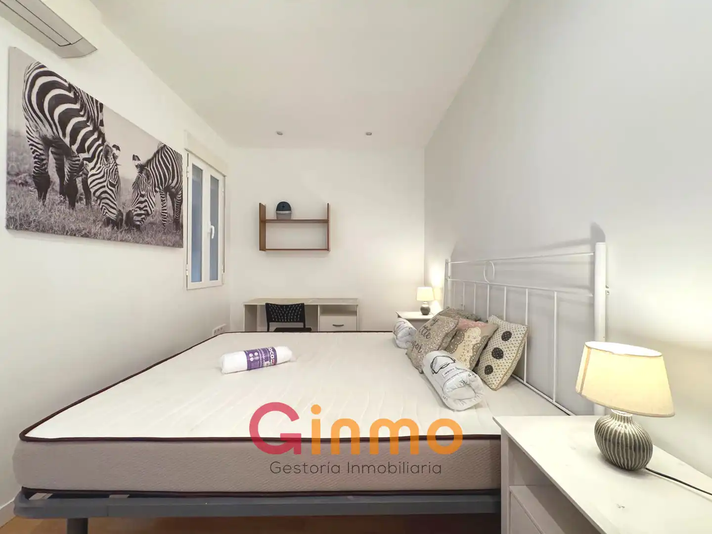 Bedroom of Flat for rent in Madrid  with Air Conditioner, Heating and Parquet flooring