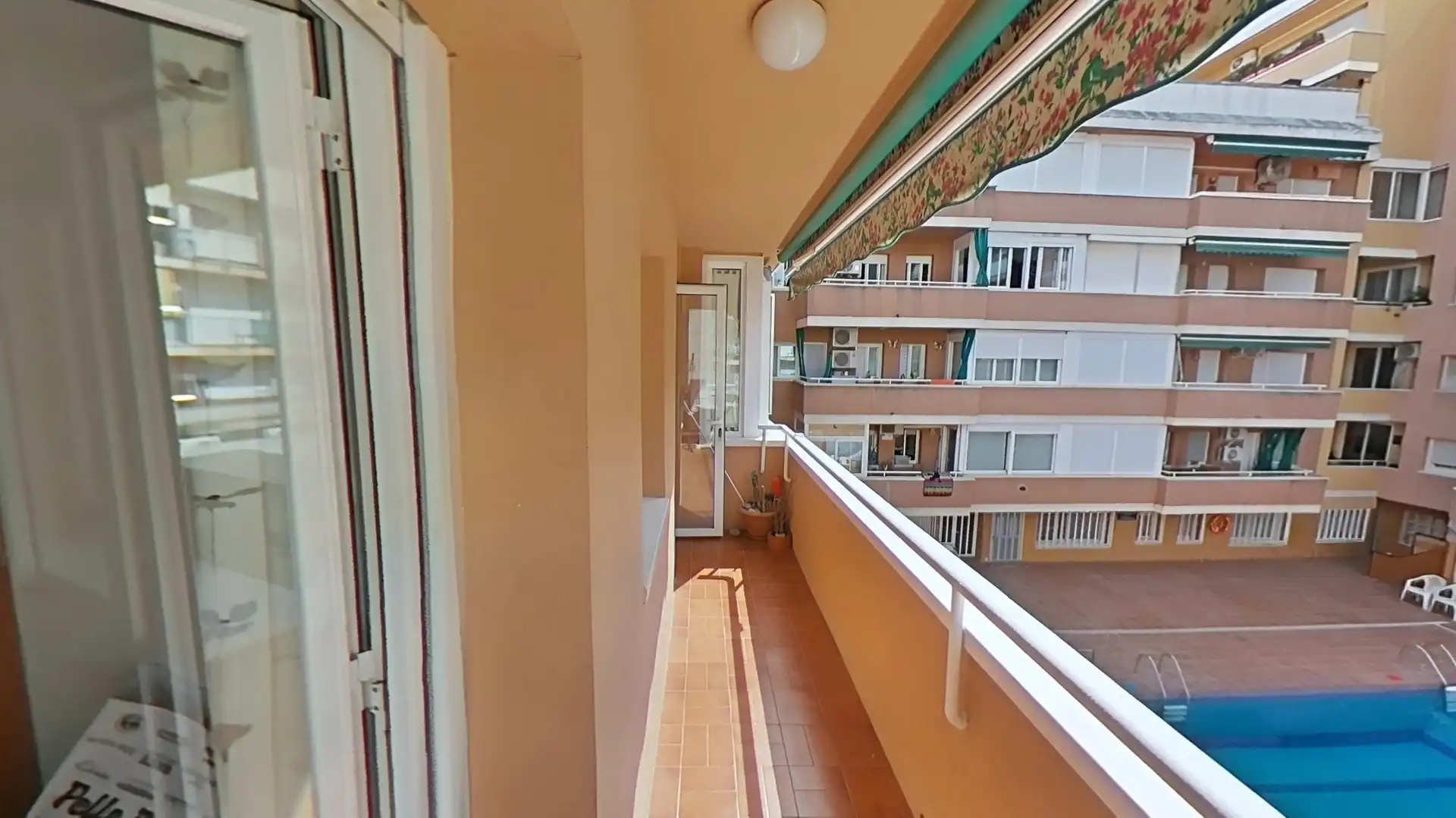 Terraza de Piso en venta en Pineda de Mar con Piscina y Balcón