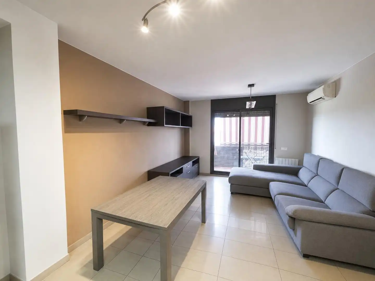 Wohnzimmer von Maisonette zum Verkauf in Rubí mit Klimaanlage, Heizung und Balkon