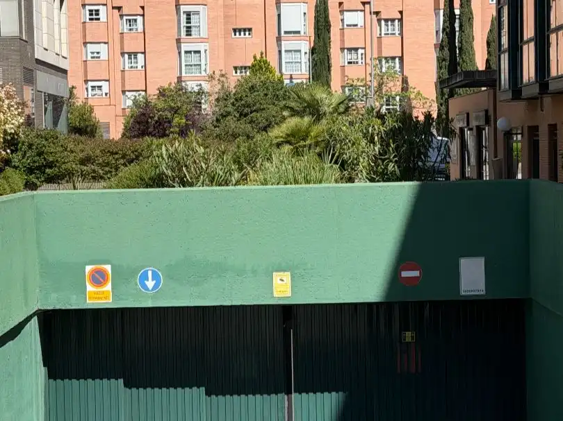 Parkplatz von Garage zur Miete in  Madrid Capital mit Alarm