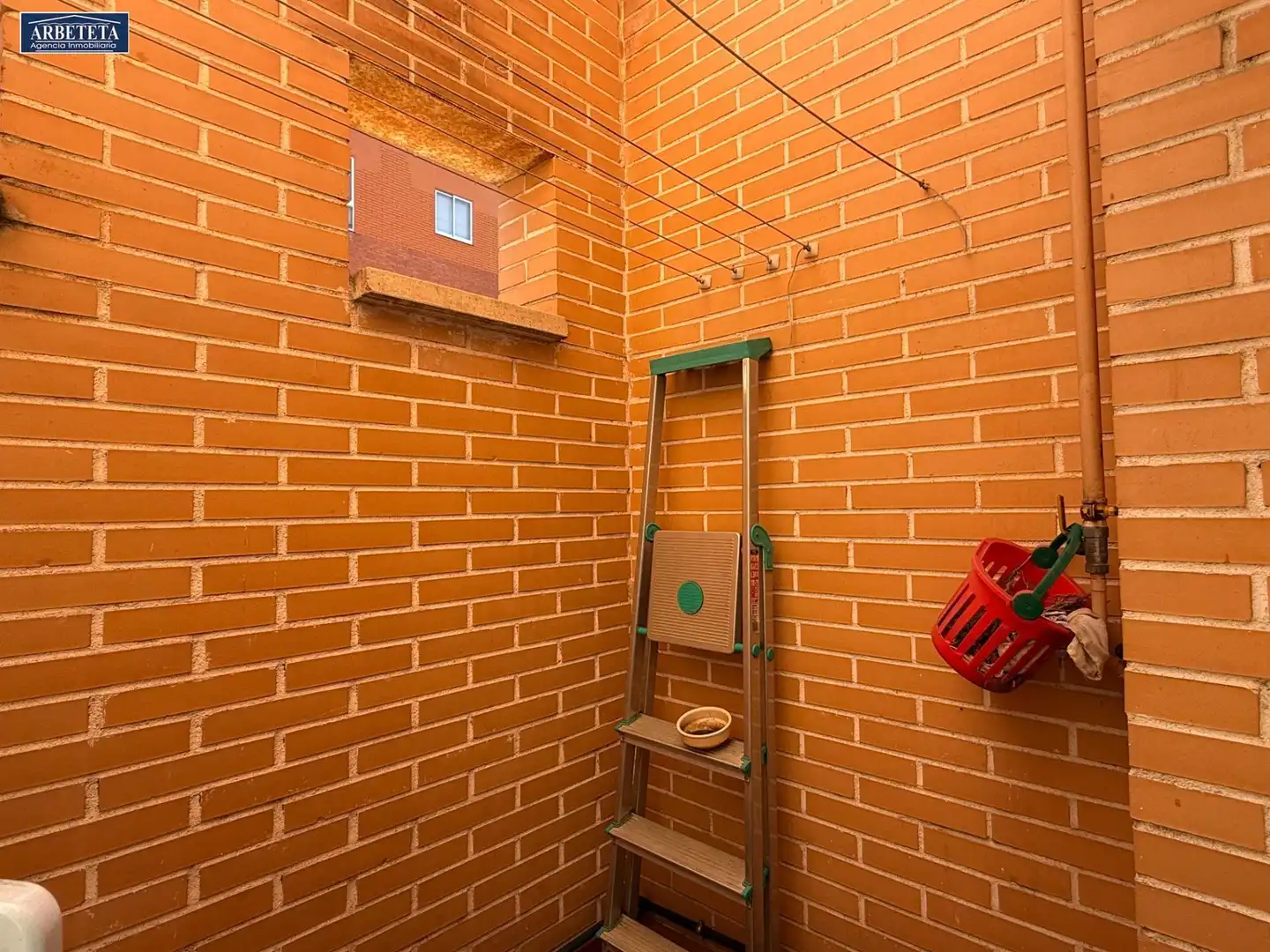 Baño de Piso en venta en Guadalajara con Calefacción, Trastero y Amueblado