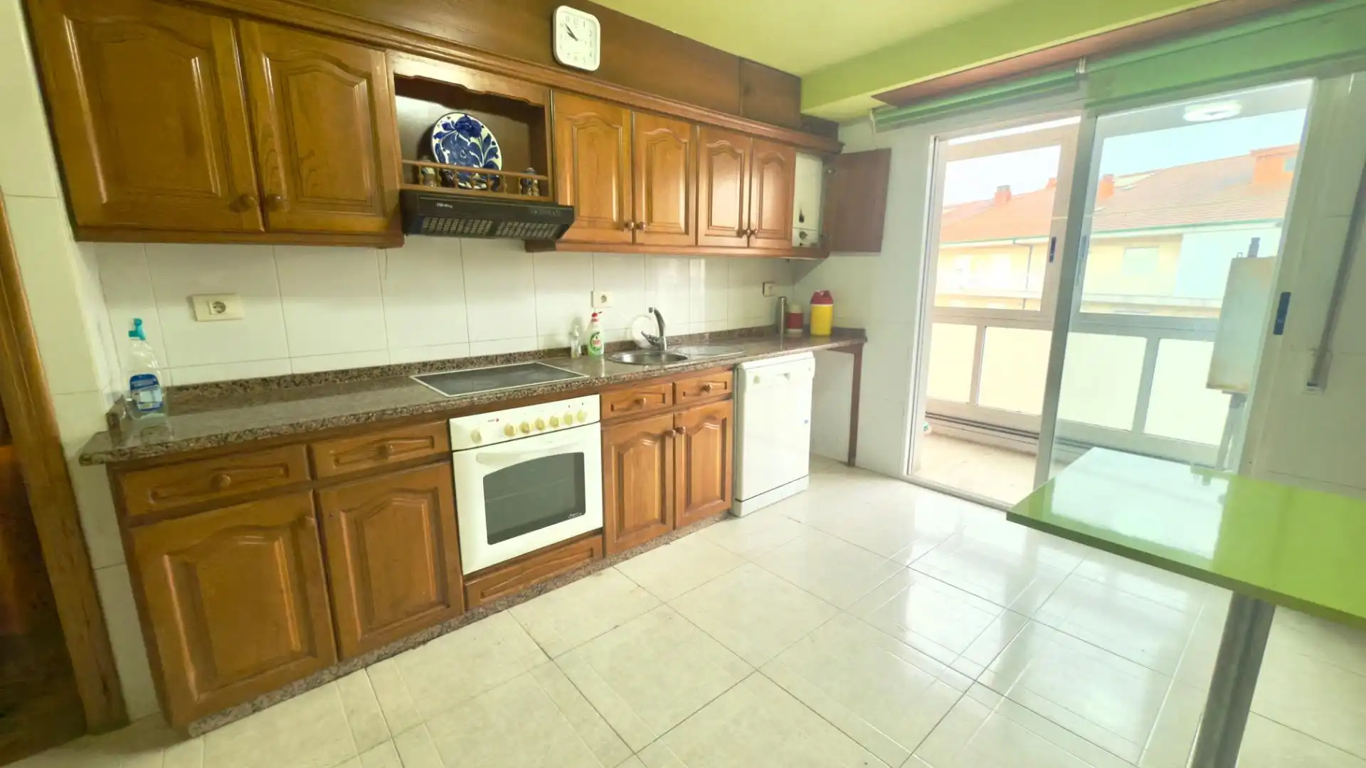 Küche von Wohnung zum Verkauf in Xinzo de Limia mit Parkett, Terrasse und Balkon