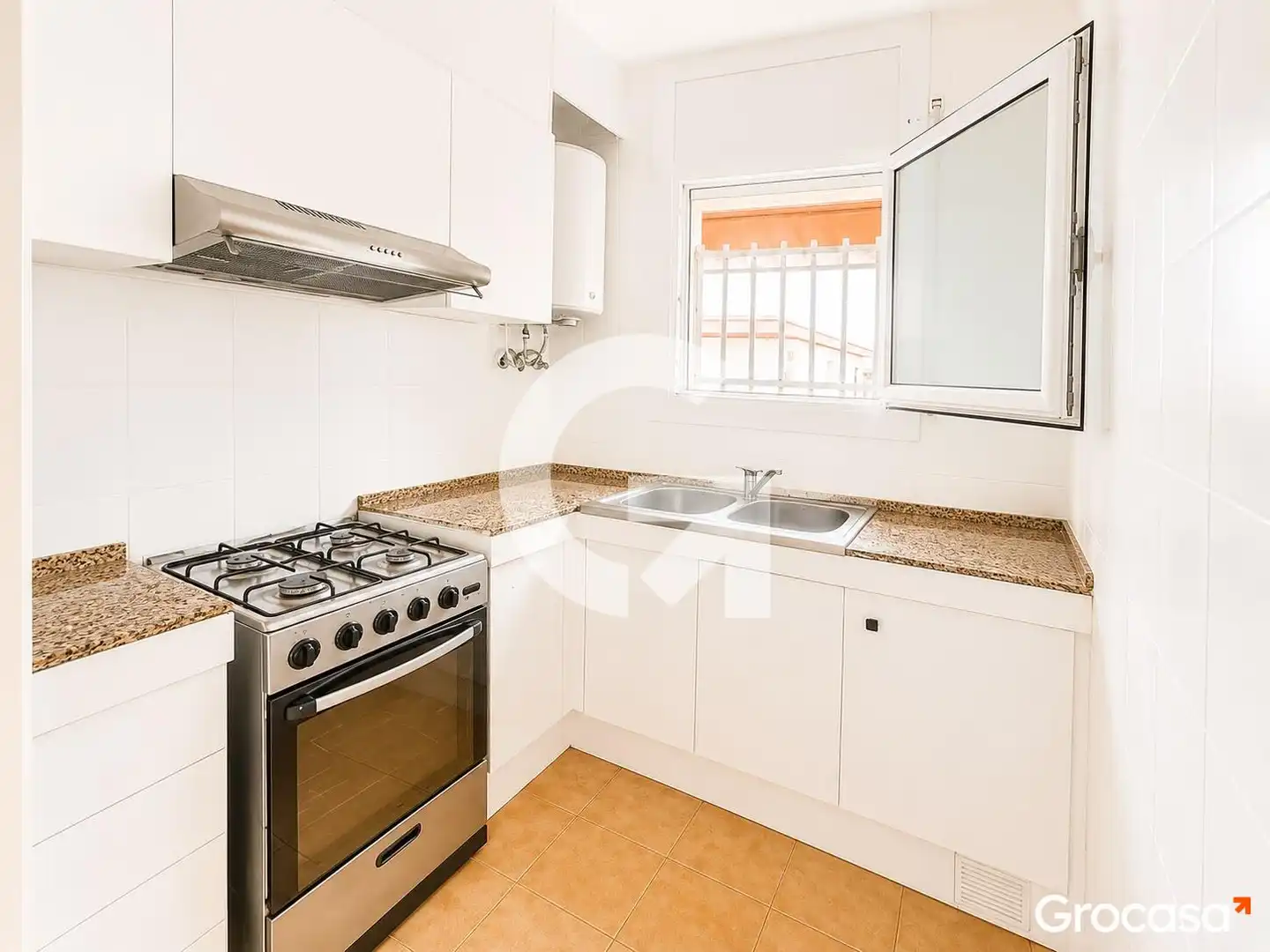 Küche von Wohnung zum Verkauf in Cubelles mit Klimaanlage, Heizung und Ofen