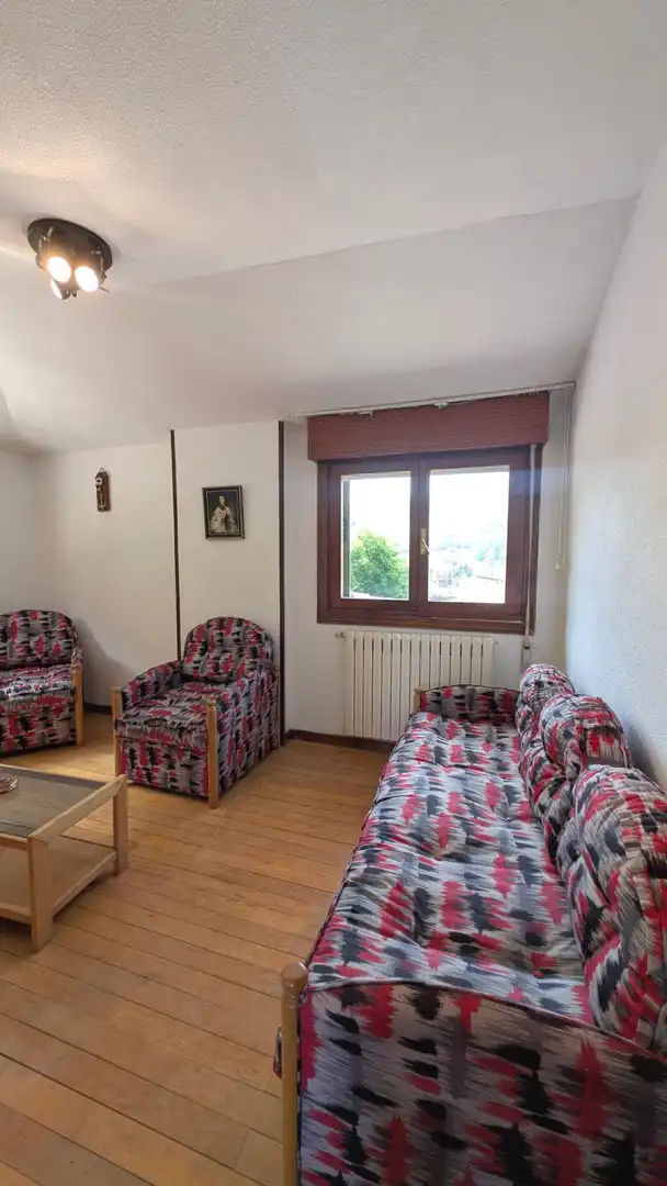 Wohnzimmer von Wohnung zum Verkauf in Vega de Pas mit Heizung, Abstellraum und Möbliert