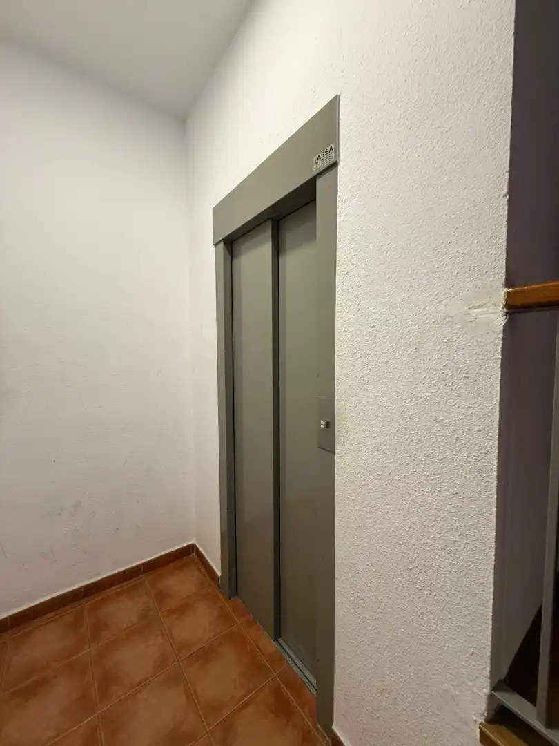 Piso en venta en Valencia con Aire acondicionado, Terraza y Amueblado