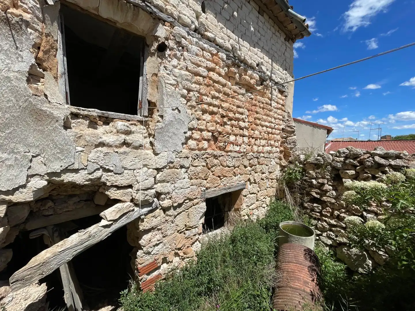 Vista exterior de Finca rústica en venda en Espinosa de Cerrato amb Jardí privat