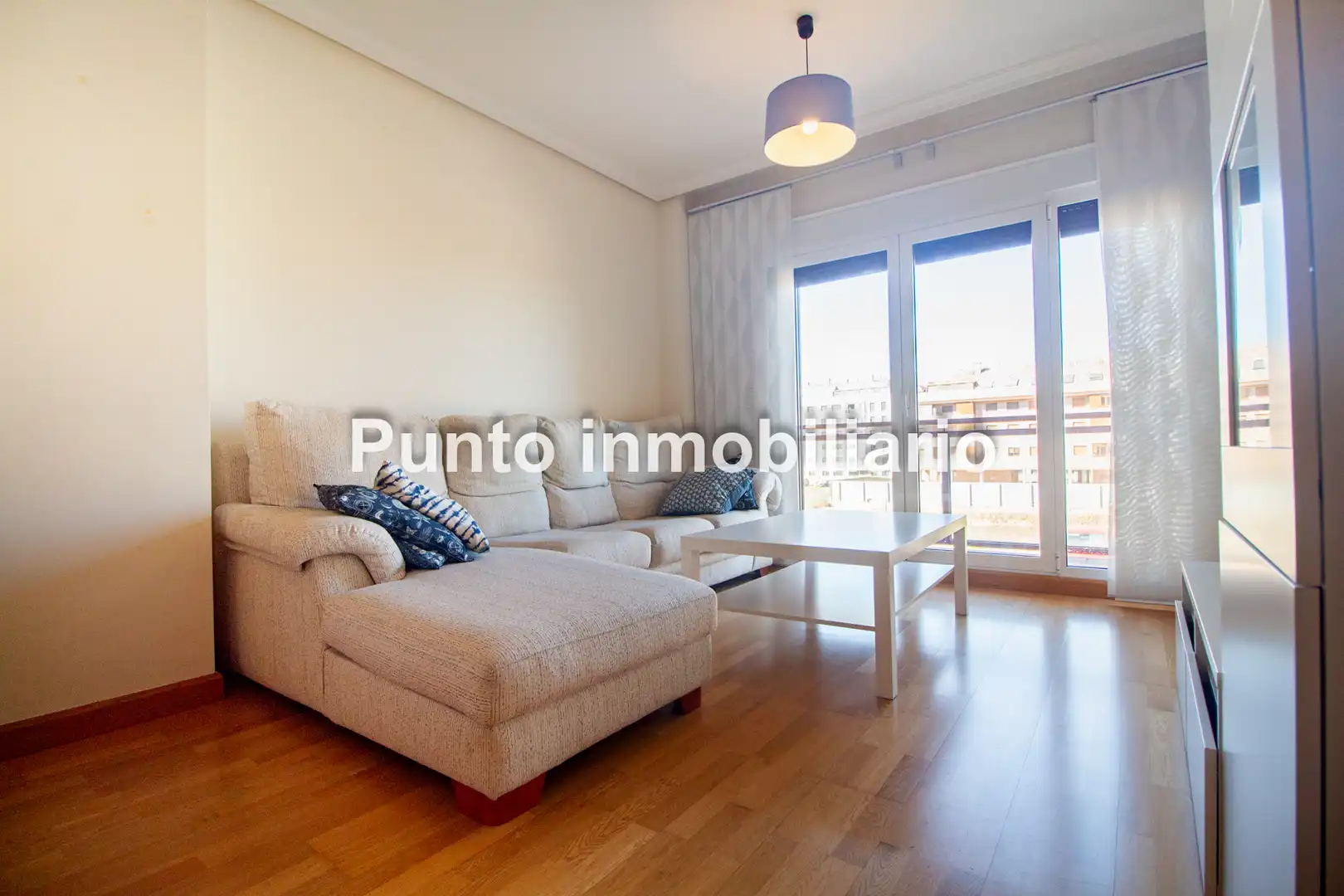 Living room of Flat for sale in Arroyo de la Encomienda  with Heating, Parquet flooring and Storage room