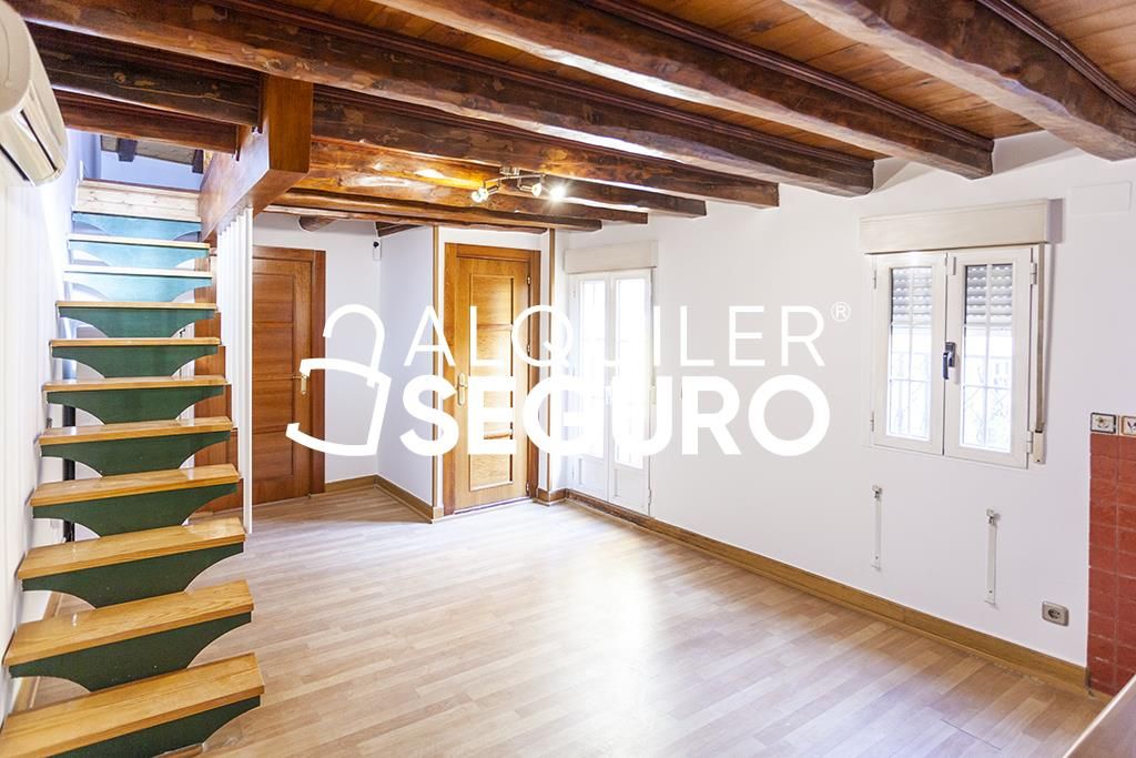 Living room of Flat to rent in  Madrid Capital  with Air Conditioner, Heating and Terrace