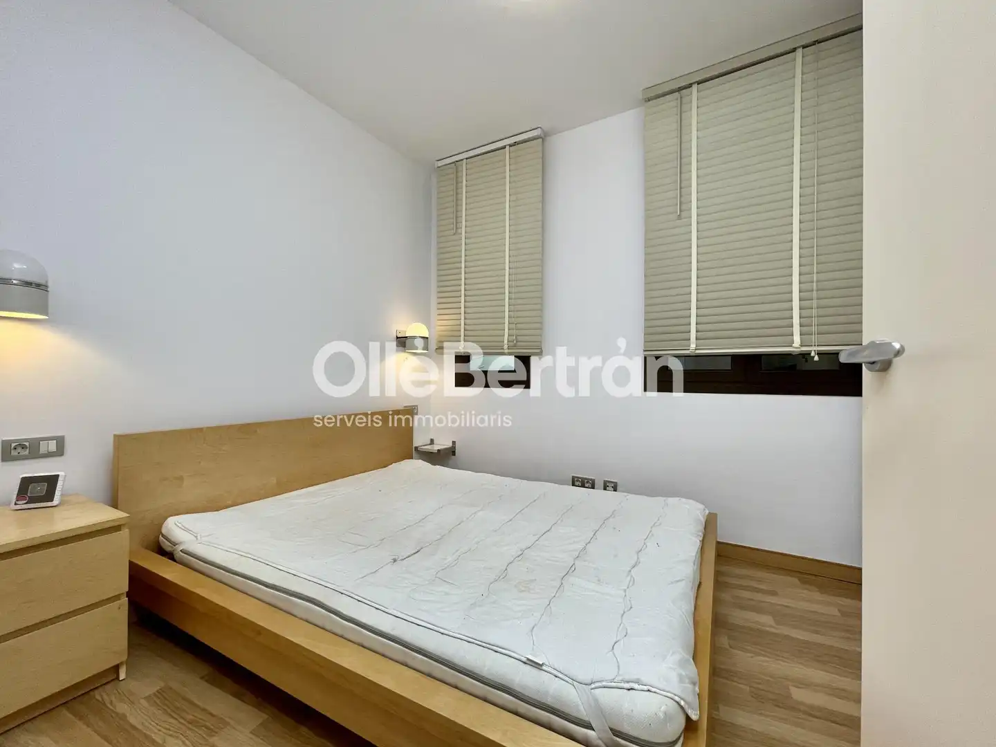 Bedroom of Flat for sale in Barcelona  with Air Conditioner, Heating and Oven