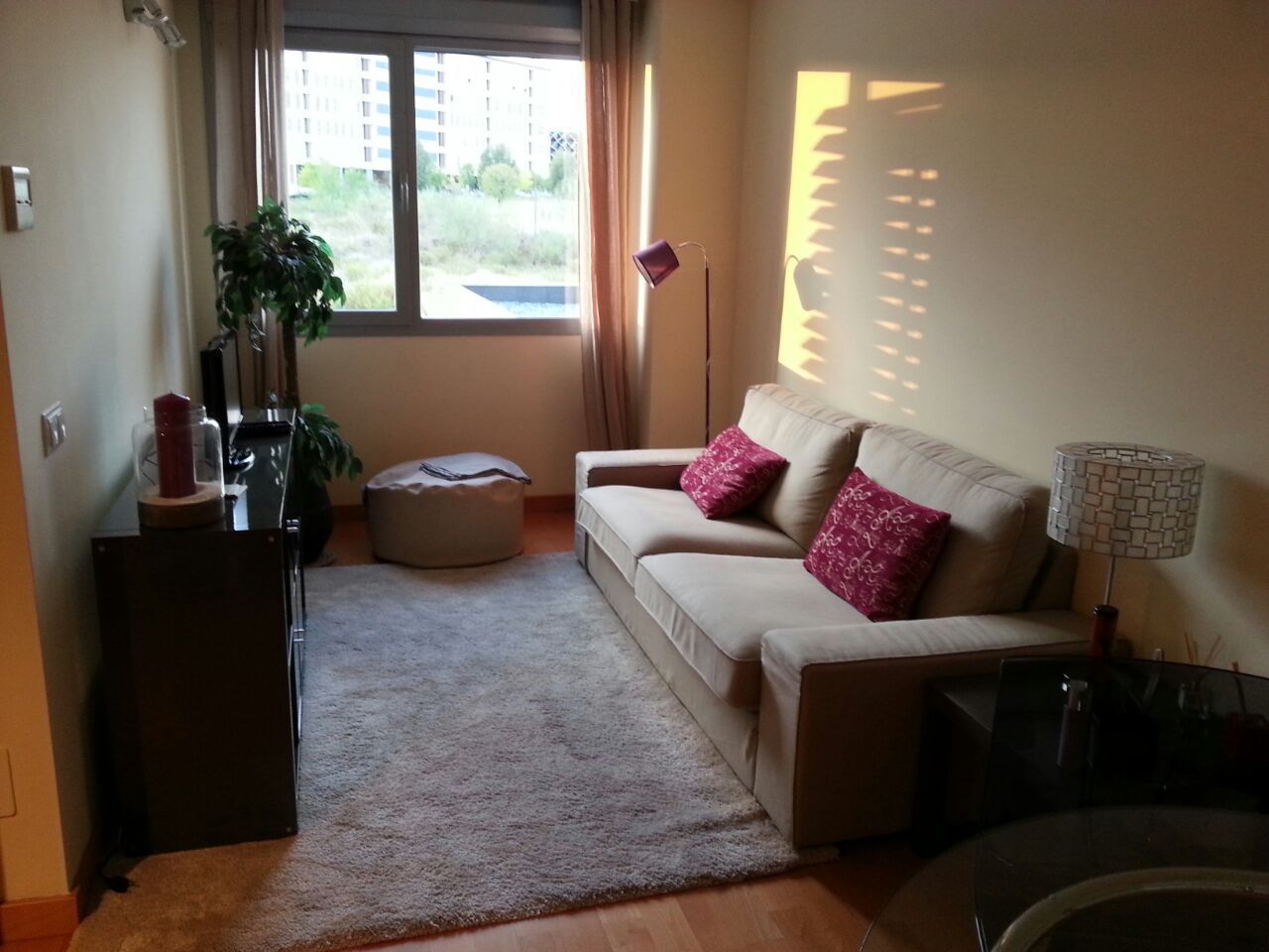 Sala de estar de Piso de alquiler en  Madrid Capital con Aire acondicionado, Calefacción y Trastero