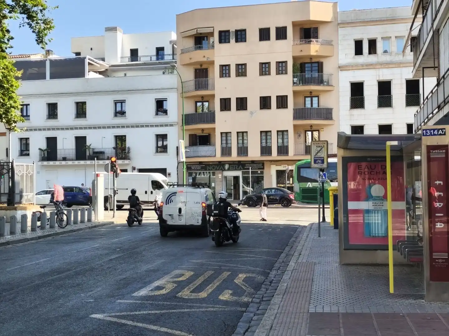 Exterior view of Commercial properties for rent in Sevilla